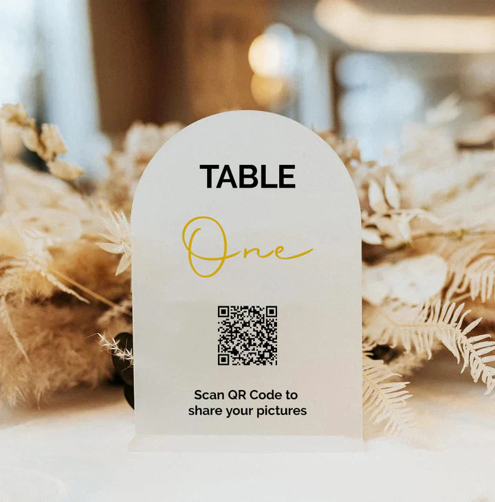 Digital wedding photo sharing with NFC tag
