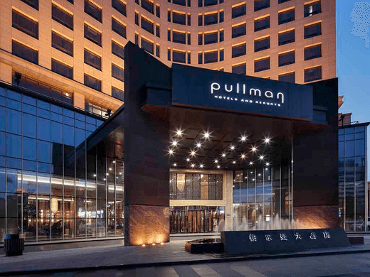 Elevating Guest Experience: How TAPiTAG and Pullman Hotels Capture 5-Star Google Reviews with Customised Google Review Cards