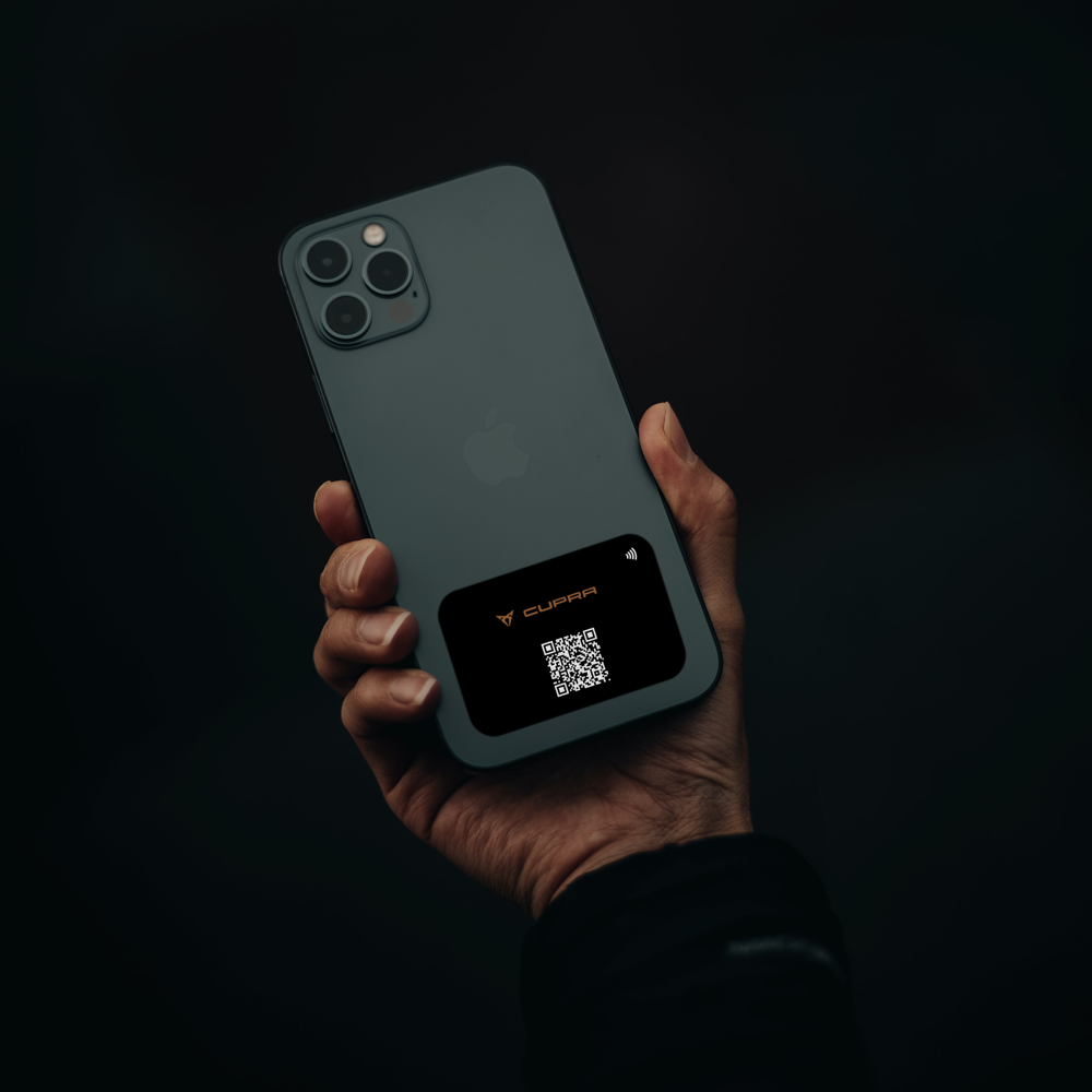 TAPiTAG Mini Digital Business Card