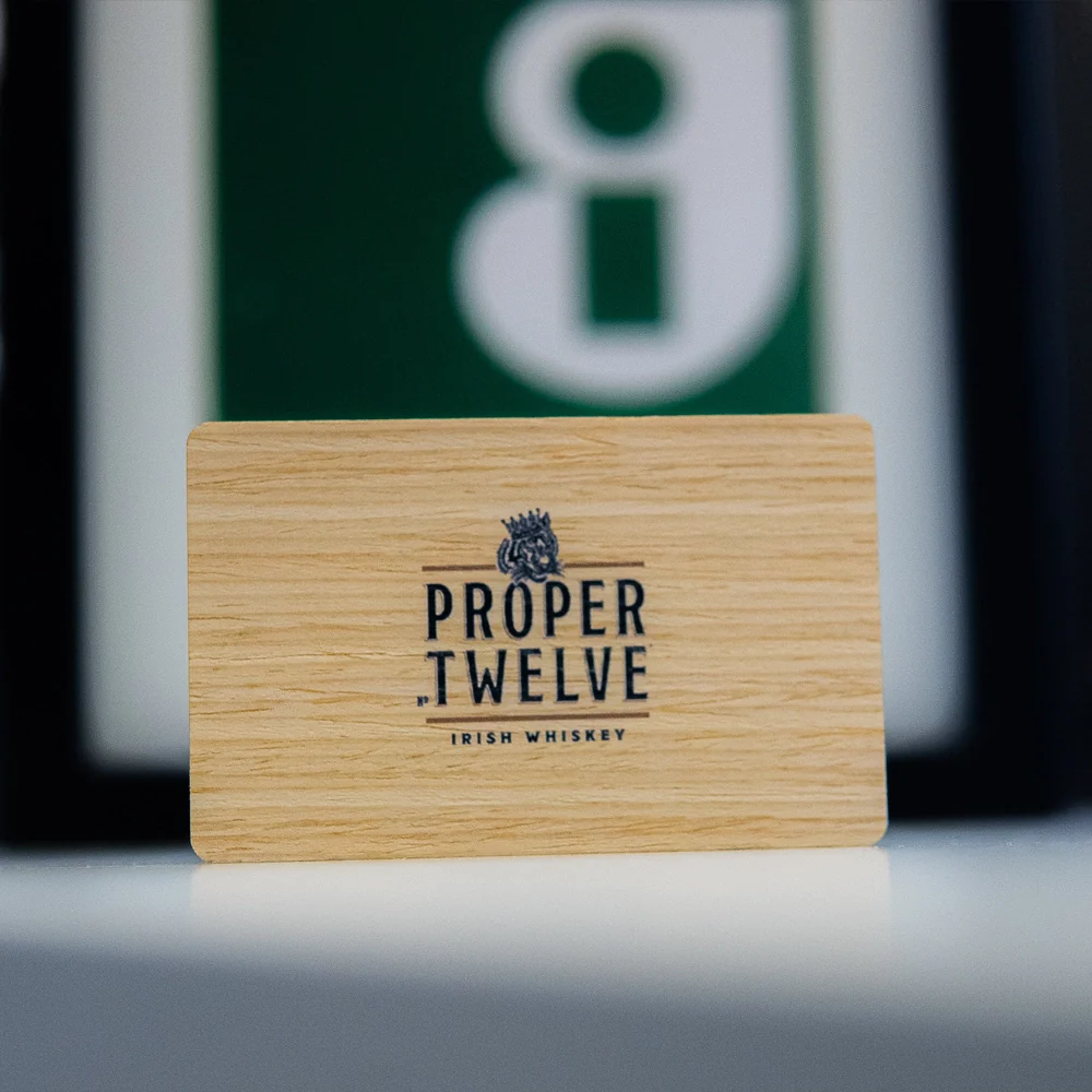 TAPiTAG oak Digital Business Card