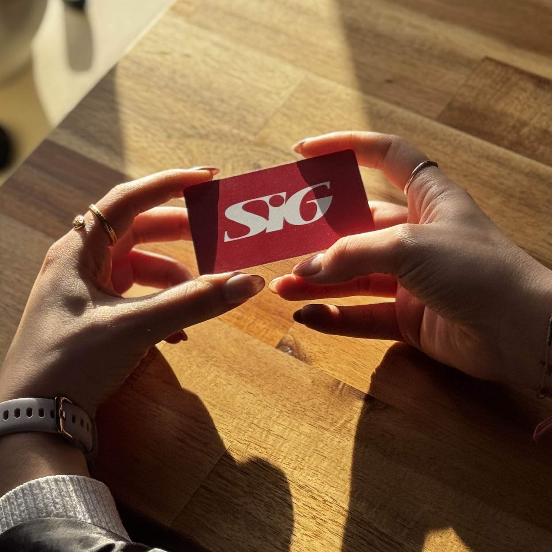 Eco-friendly digital business cards for UK professionals