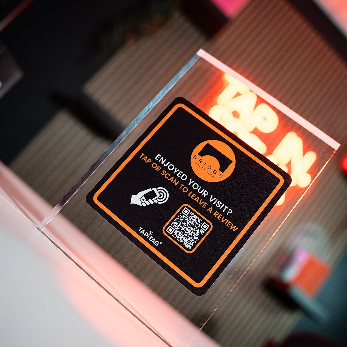 TAPiTAG Smart Display Stand with NFC & QR CODE