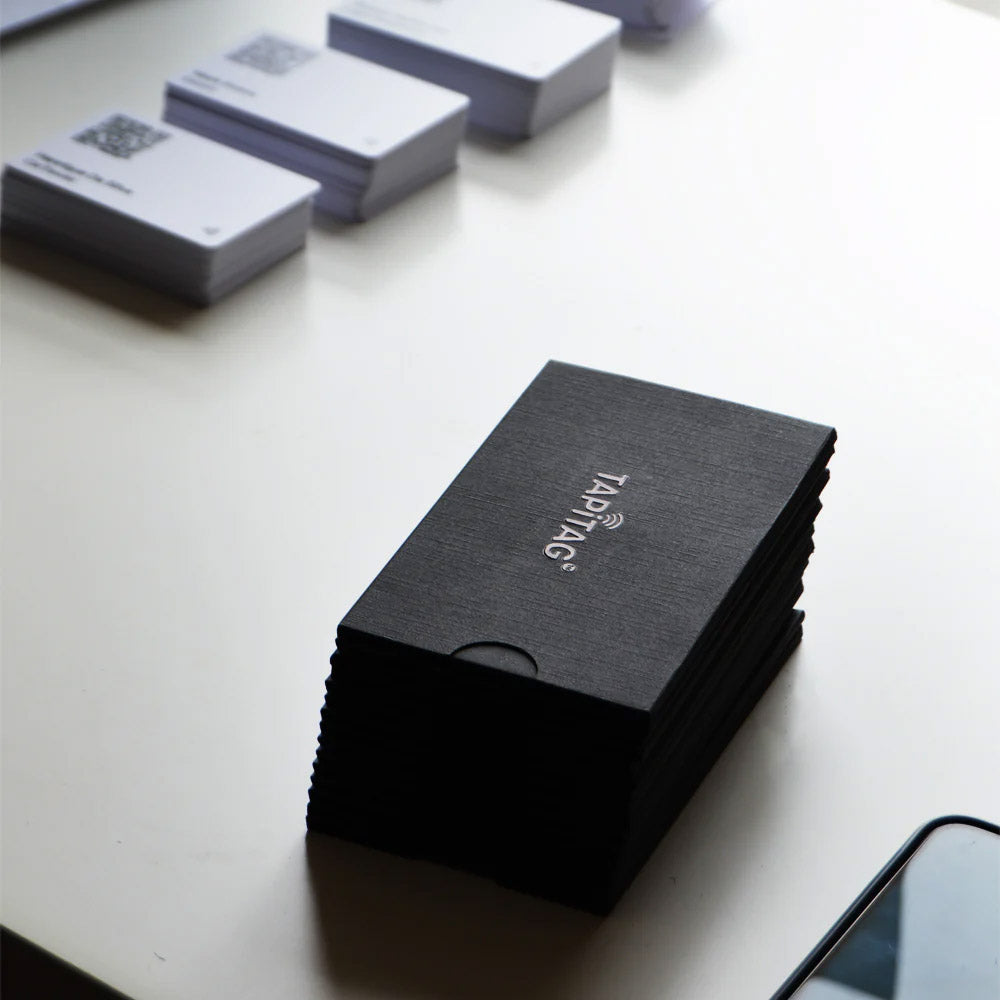 TAPiTAG Packaging Photo with White pvc nfc cards