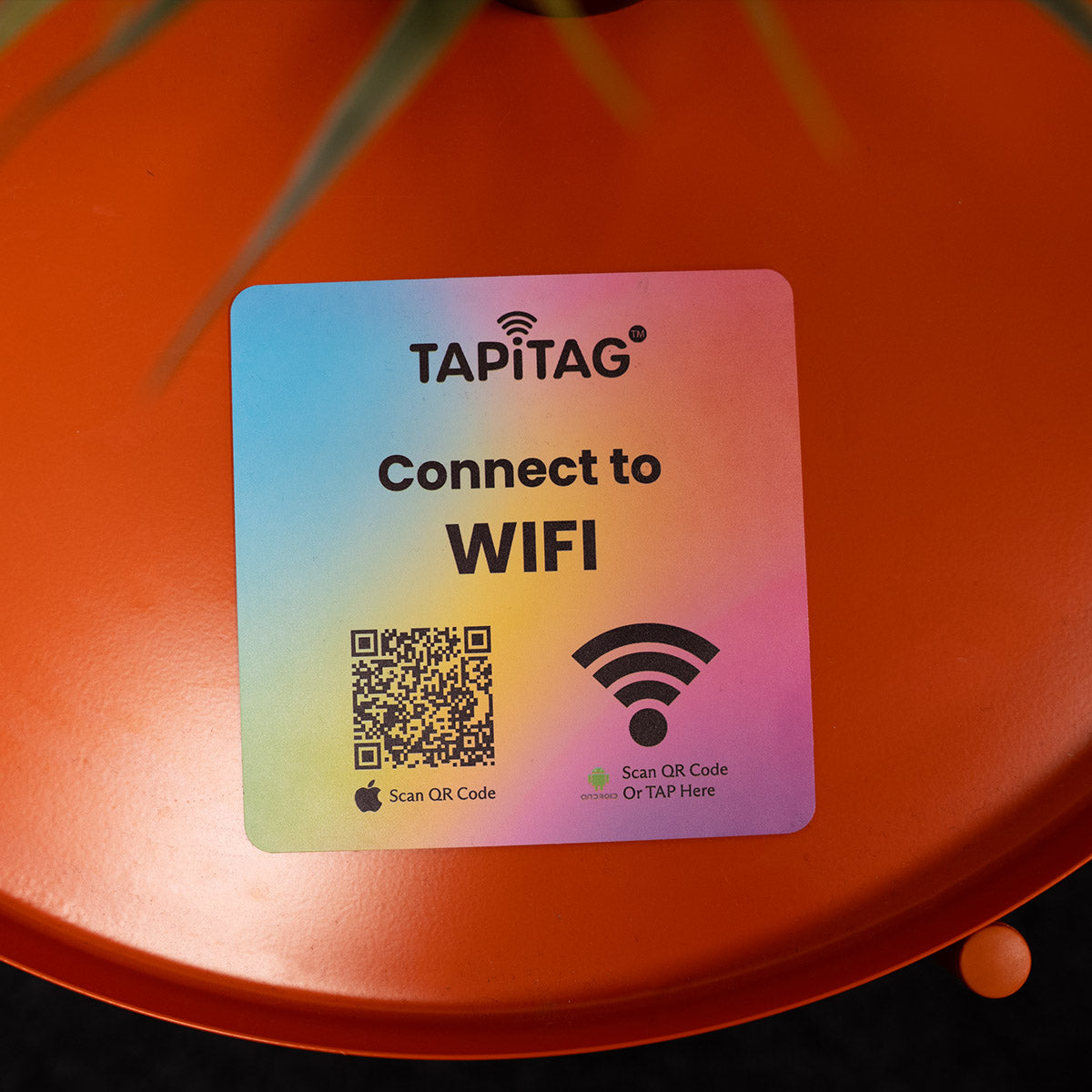 Tapitag WiFi PORTER TAG connection NFC TAG on a red background