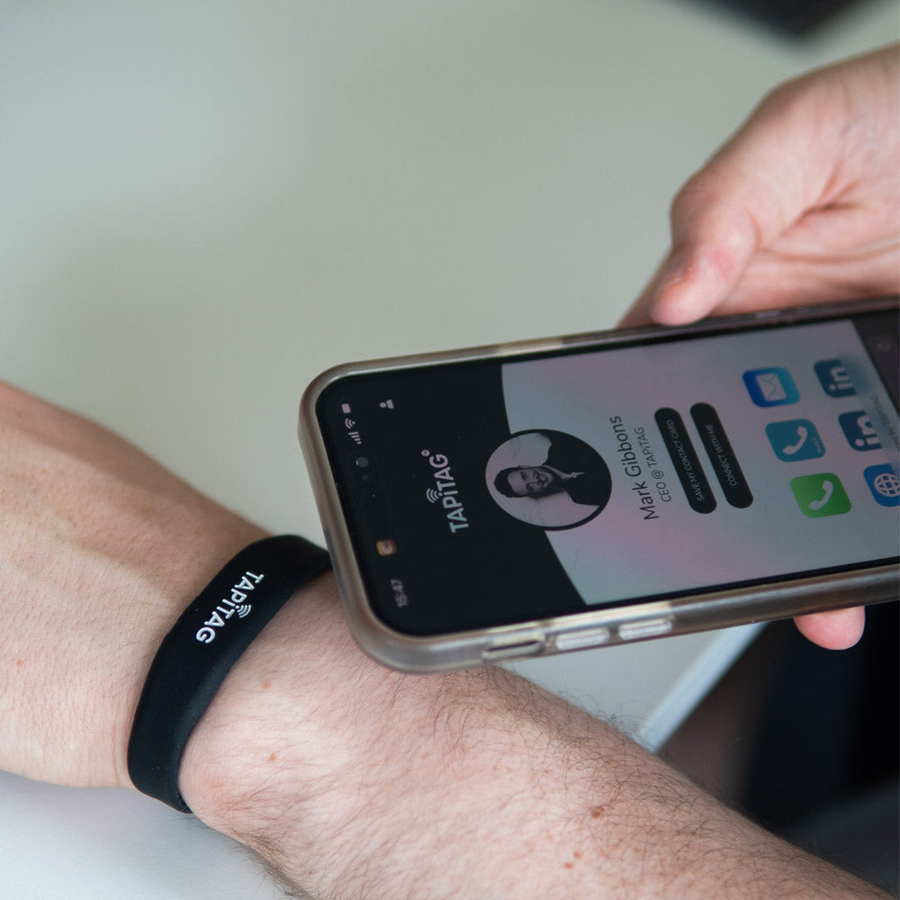 TAPiTAG Wristband Black NFC QR CODE Silicone
